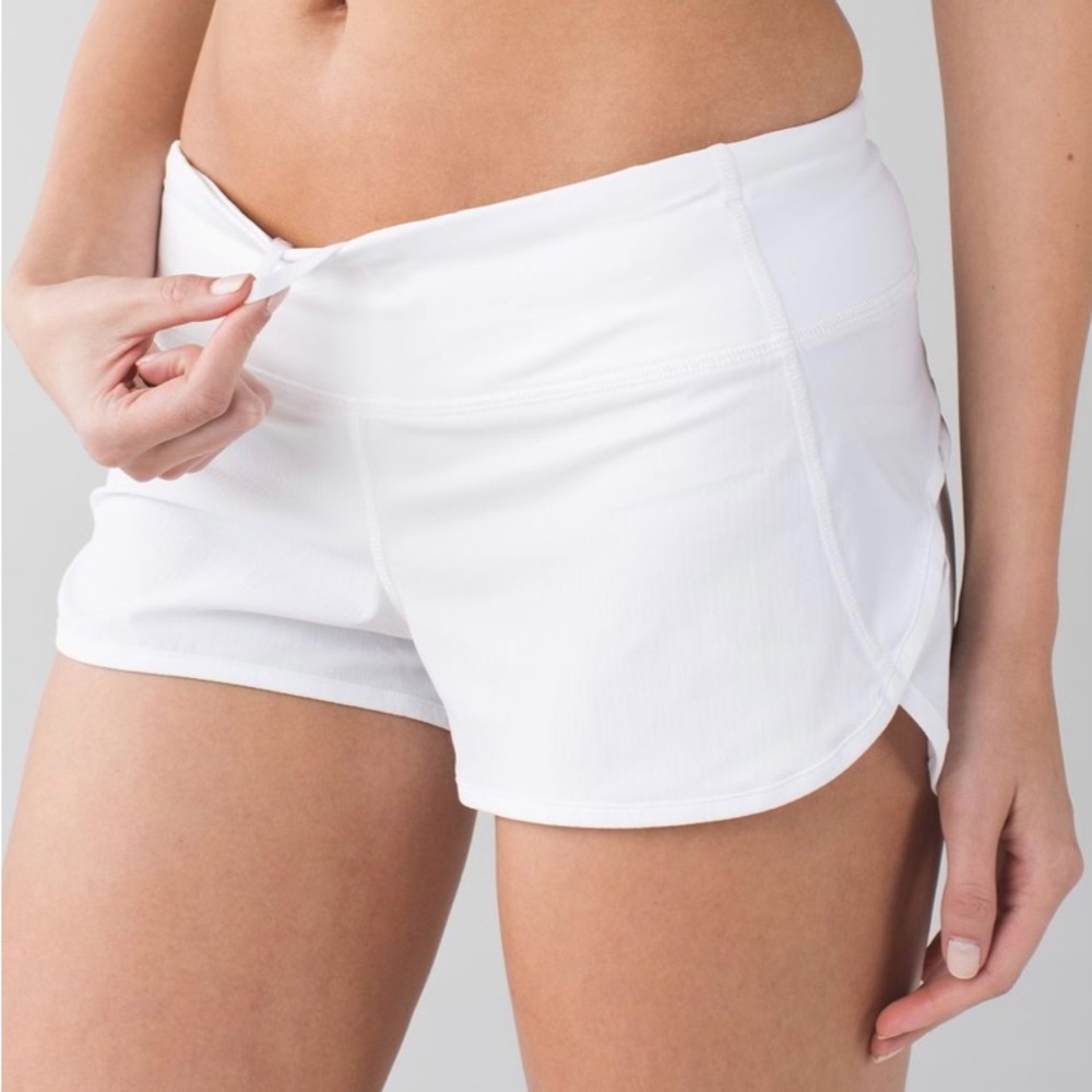 Lululemon Women’s White Athletic Shorts 2-way Stretch Speed Short 2.5"' Size 2